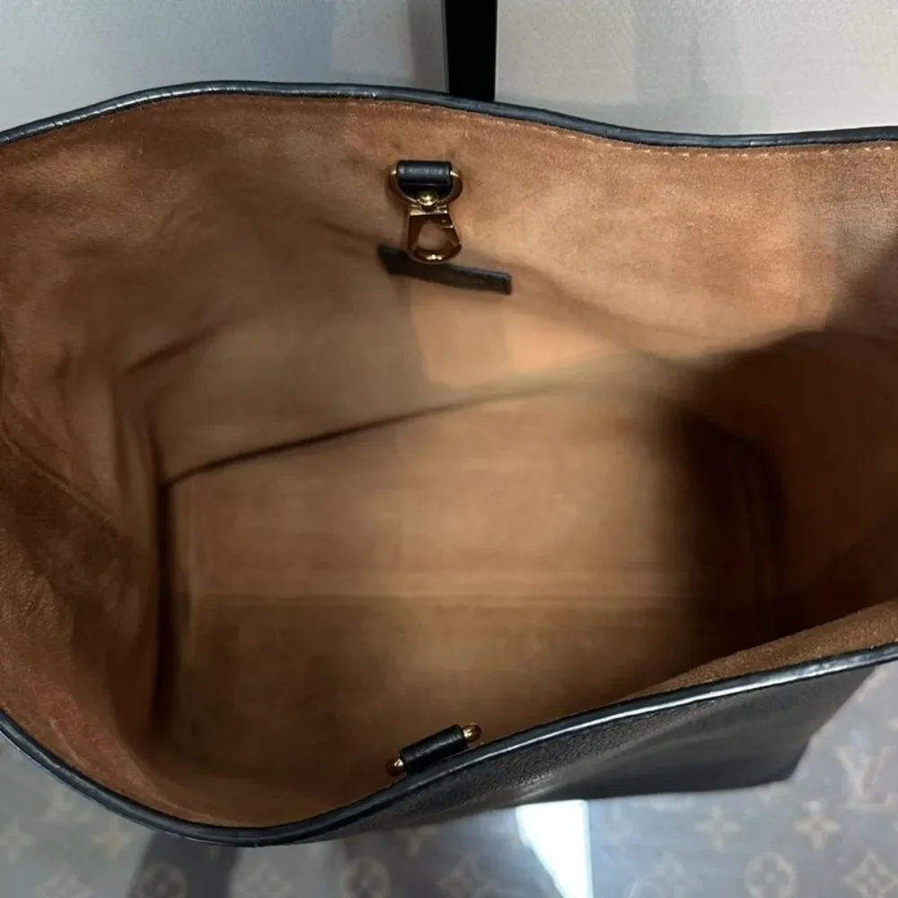 Louis Vuitton Women Pre-Loved Bag Very Good Condition